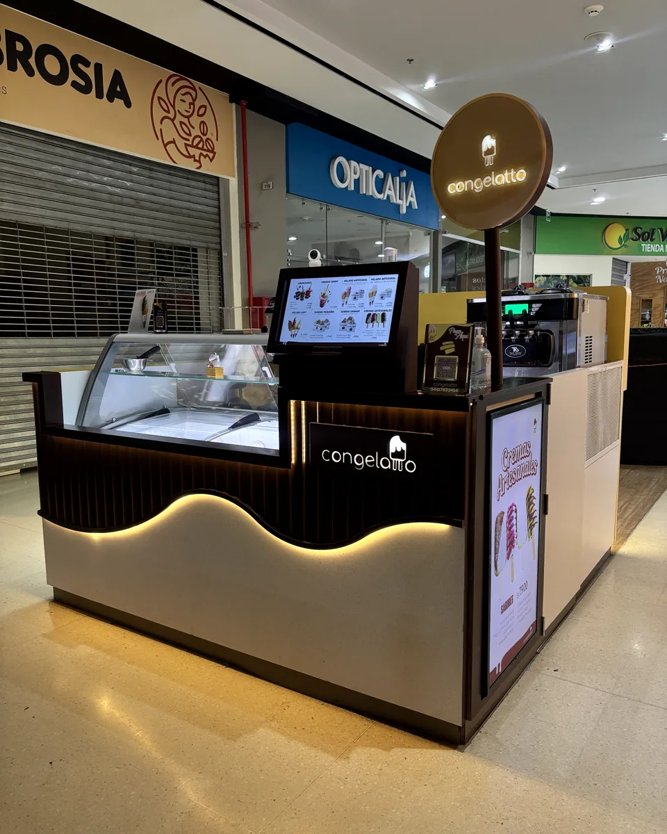 Congelatto – isla comercial de heladería diseñada, fabricada e instalada por Lado Beta