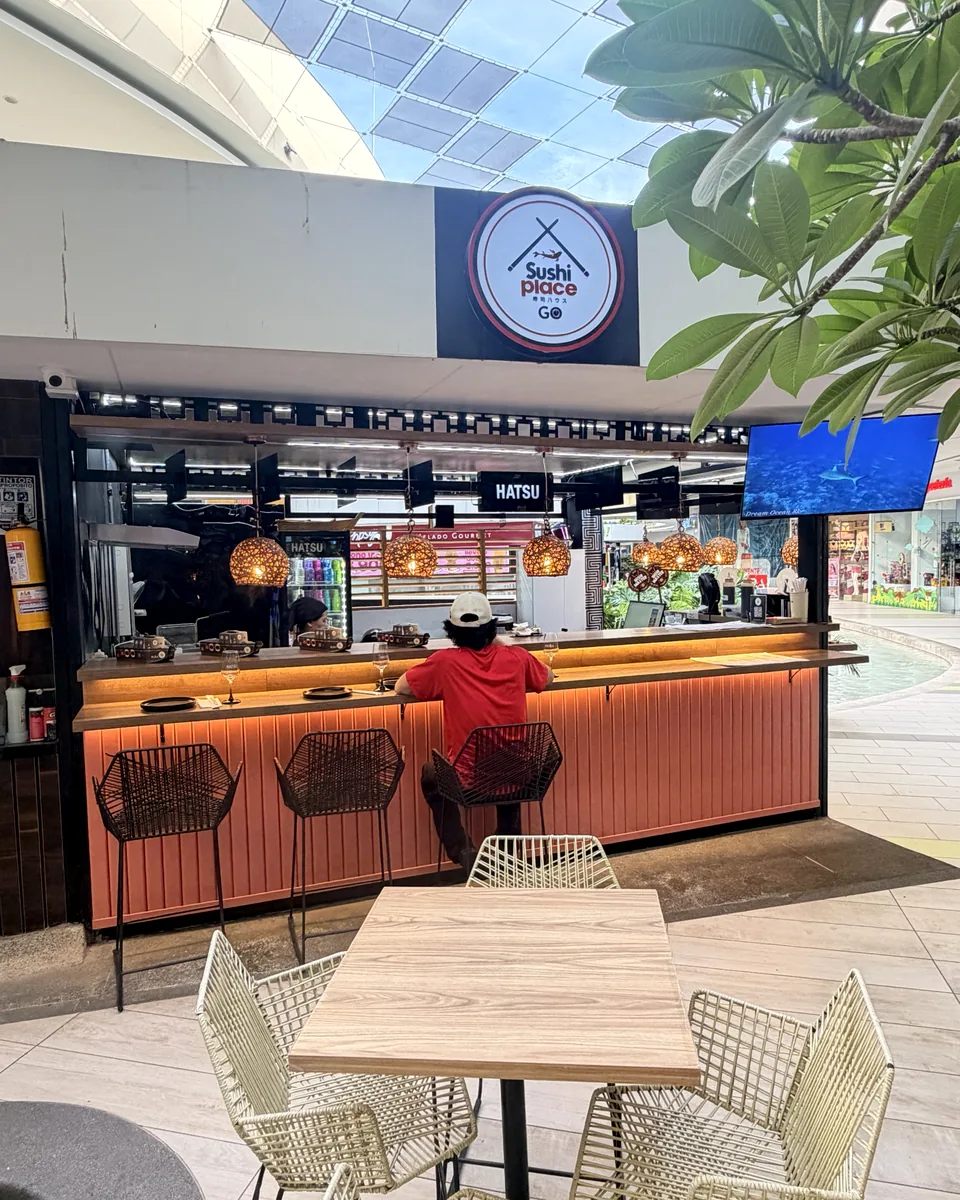 Sushi Place – local comercial diseñado, fabricado e instalado por Lado Beta