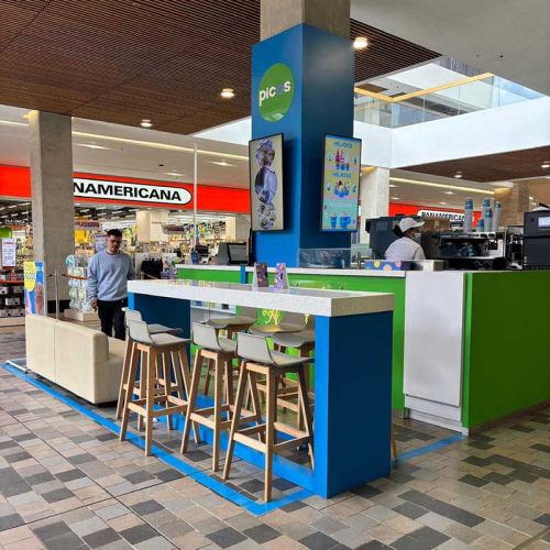 Producción, suministro e instalación de isla de helados Picos Americas