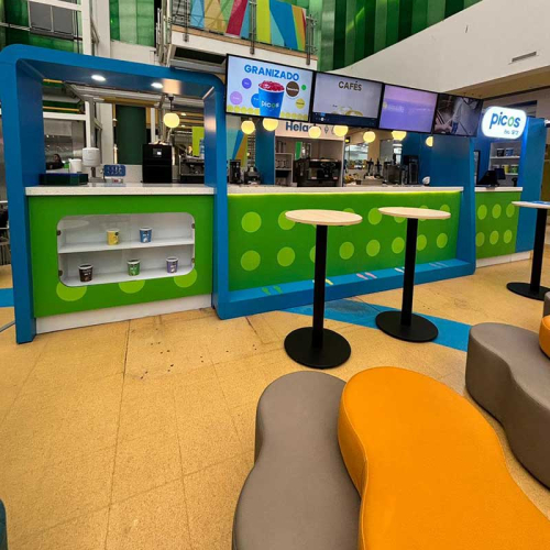 Producción, suministro e instalación de isla de helados Picos Mosquera