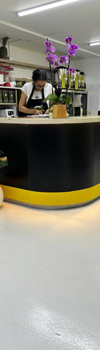 Construcción y diseño de mobiliario para locales comerciales